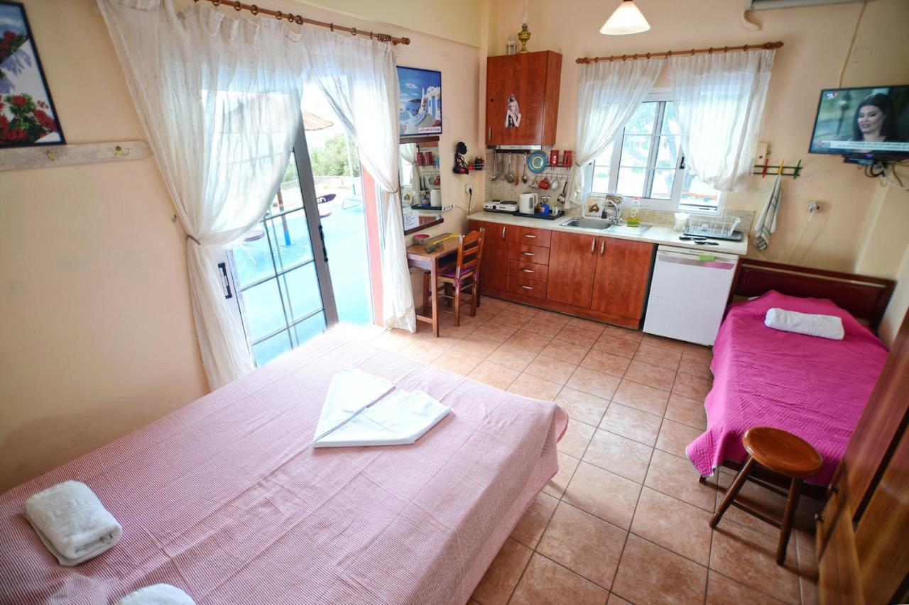 Ikaria Studios Manganíti Kültér fotó