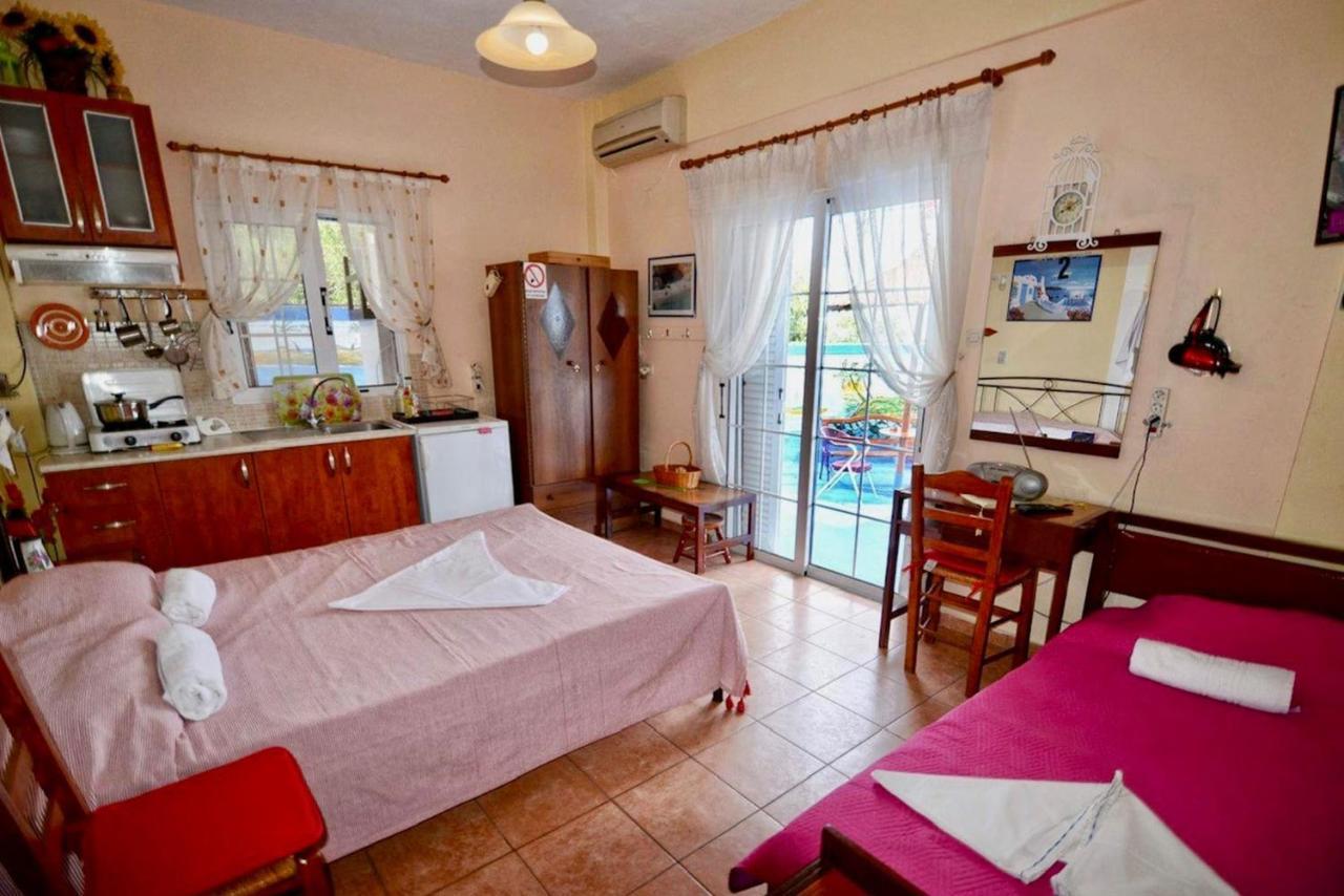 Ikaria Studios Manganíti Kültér fotó