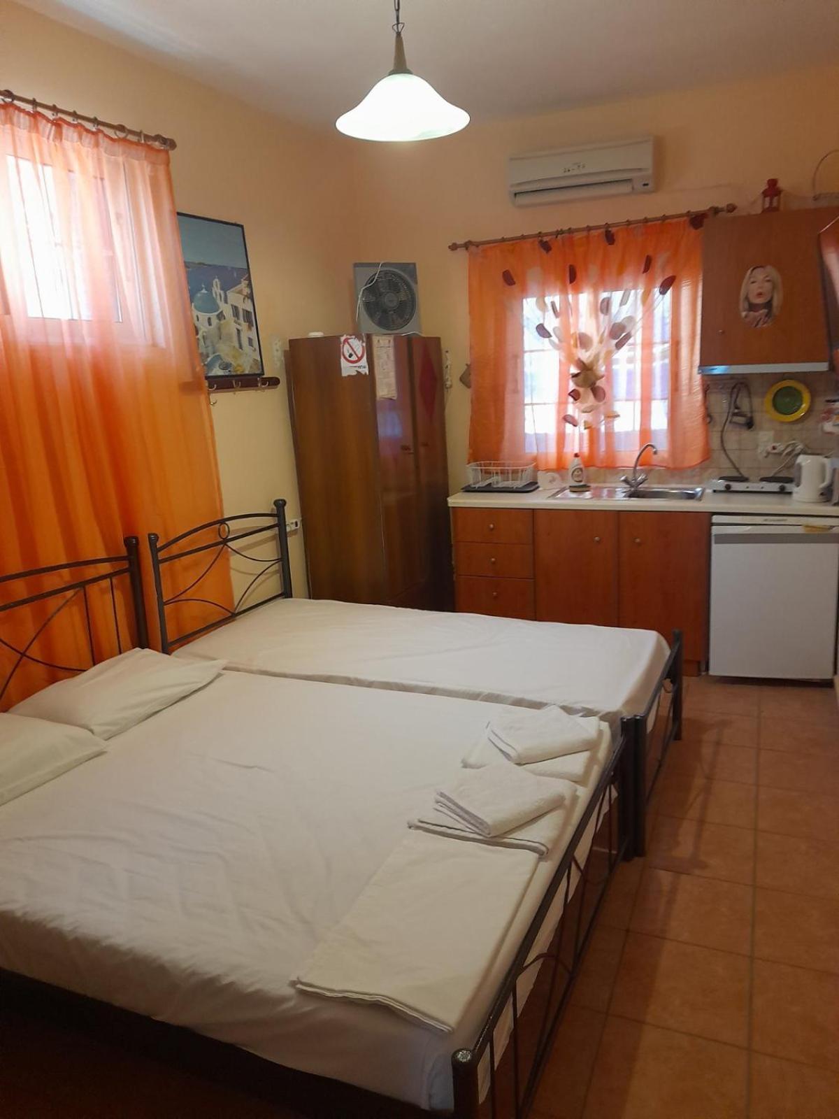Ikaria Studios Manganíti Kültér fotó