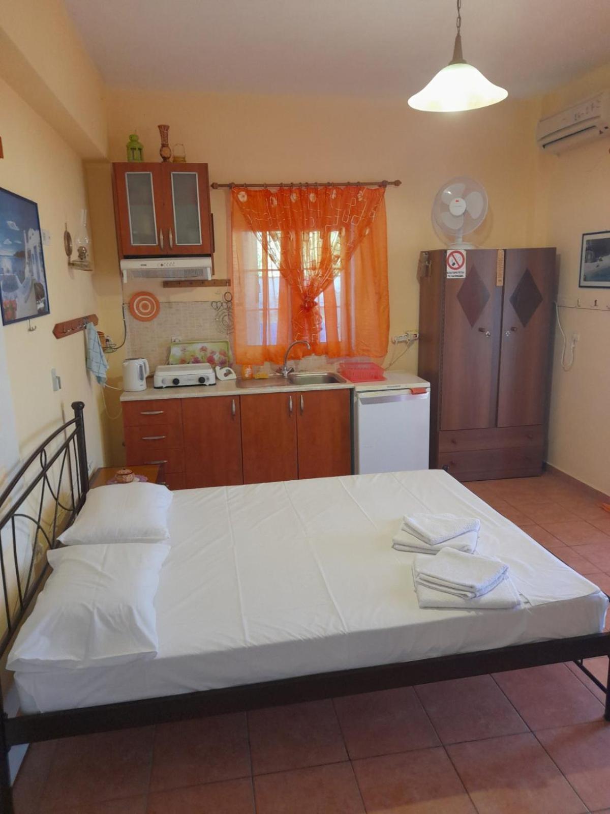Ikaria Studios Manganíti Kültér fotó